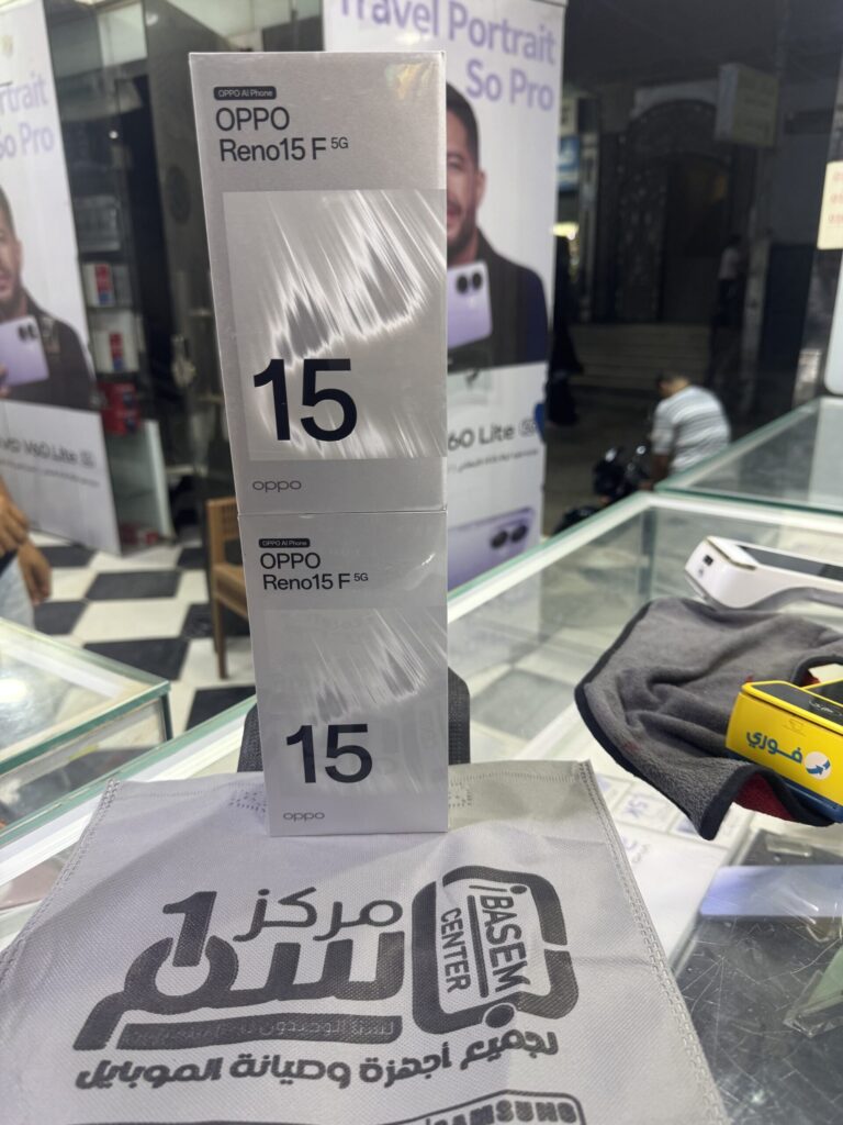 علبة هاتف OPPO Reno15 F 5G باللون الفضي