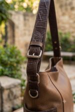 ⁦Bag made of genuine leather – luxurious details and stylish design⁩ - الصورة ⁦3⁩