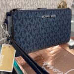 ⁦Michael Kors Original Wallet⁩ - الصورة ⁦2⁩