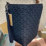 ⁦Michael Kors Original Wallet⁩ - الصورة ⁦3⁩