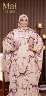 عباية ستان من تصميم أرماني بنقشة مشجرة أنيقة،