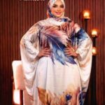 عباية ستان من تصميم أرماني بنقشة مشجرة أنيقة،