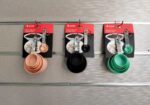 طقم أكيال وملاعق معيارية (Measuring Cup & Spoon Sets) بألوان متعددة ومقابض معدنية.