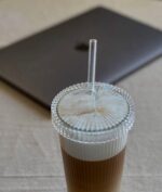 ⁦مج زجاج بغطاء (شاليموه ) زجاجي⁩ - الصورة ⁦4⁩